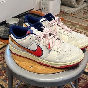 Nike Dunk sneakers - men’s size 10. Used but in great condition.